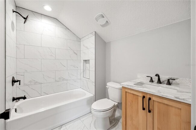 Building Photo - 444 Delaney Park Dr
