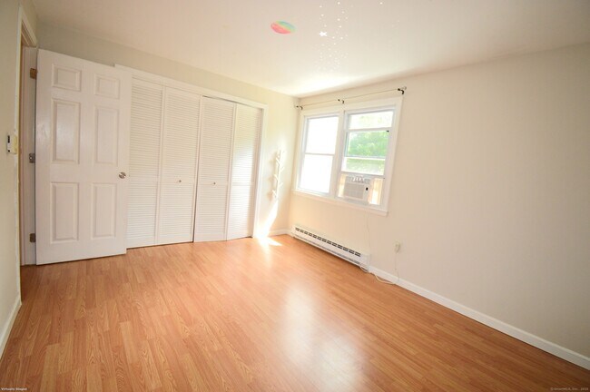 Building Photo - 250 Woodford Ave