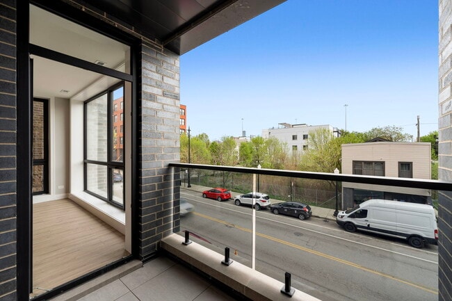 Building Photo - 1718 S Halsted St