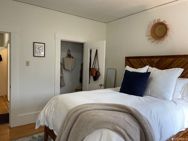 Building Photo - 272 25th Ave