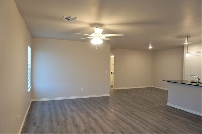 Building Photo - Chisholm Creek Duplex NW OKC