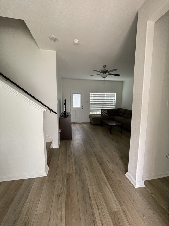 Building Photo - 10829 Emerick St