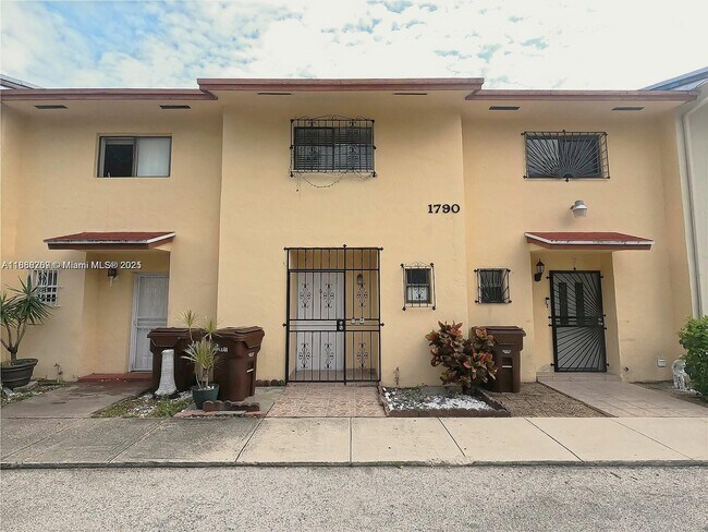 Building Photo - 1790 W 58th St