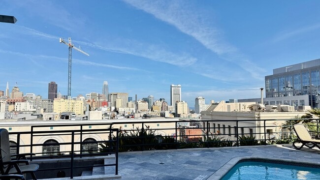 Building Photo - Comfortable Studio Living with Balcony, Parking & Storage at Daniel Burnham Court