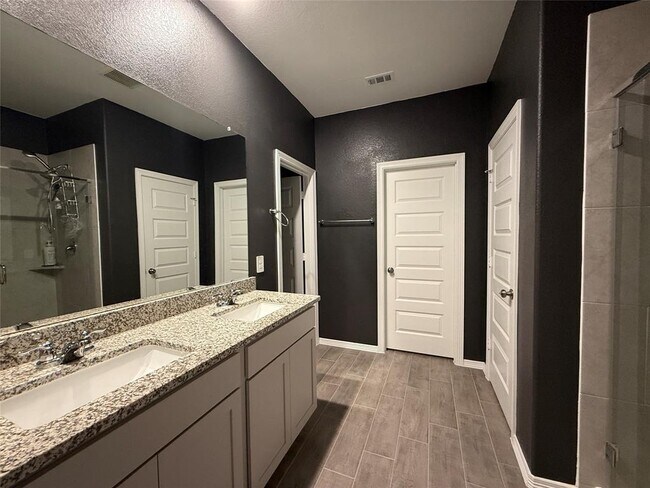Building Photo - 9678 Caney Trails Rd