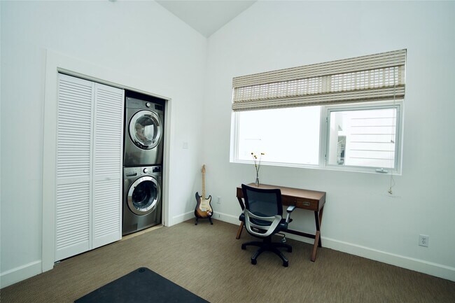 Building Photo - 1820 Southmore Blvd