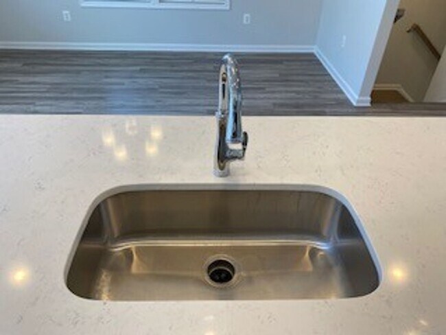 Building Photo - Townhome in Avinity Estates