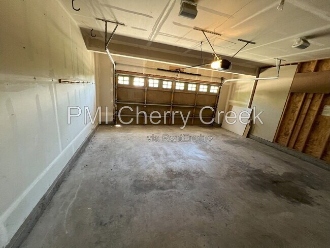Building Photo - 19453 E Hollow Creek Dr