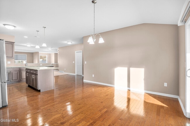 Building Photo - 15 Clarice Ln