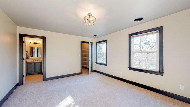 Building Photo - 311 Patchen Dr