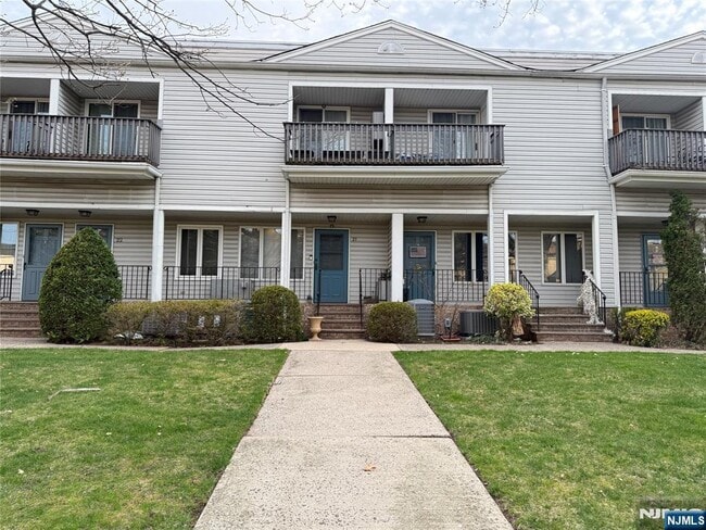 Building Photo - 42 Willow Wood Ct