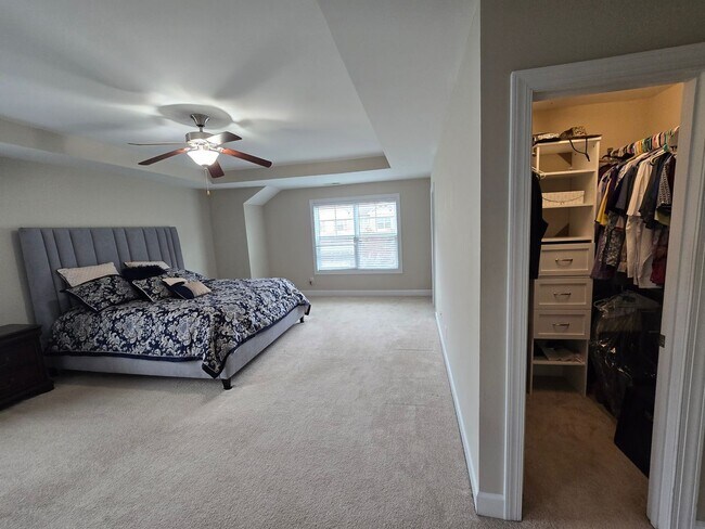 Building Photo - Spacious 4BR + Bonus, 4.5BA Home with 3-Car Garage in Brightleaf at the Park