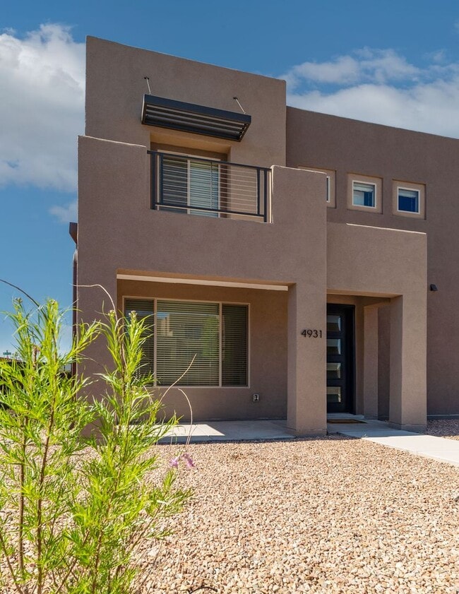 Building Photo - Gorgeous Pulte Townhome Available Now!