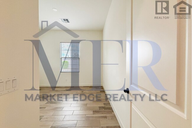 Building Photo - 2Bed/2Bath Home in Surprise Golf Community...