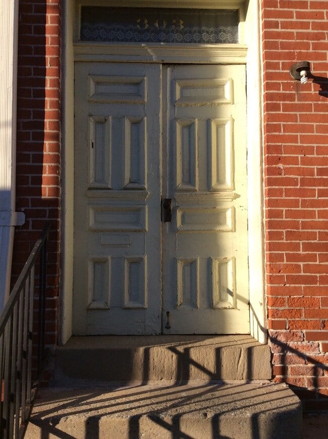 Building Photo - 303 E King St