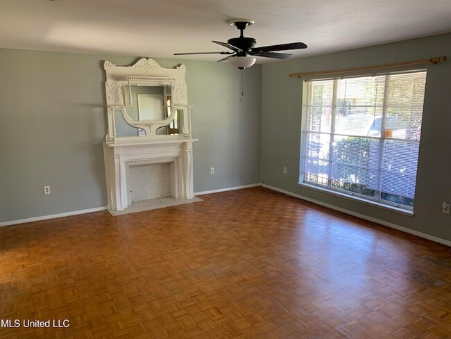 Building Photo - 2504 Middlecoff Dr