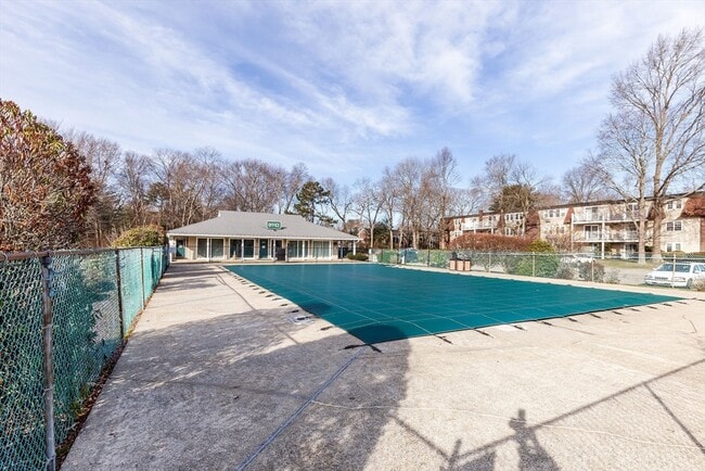 Building Photo - 180 Main St