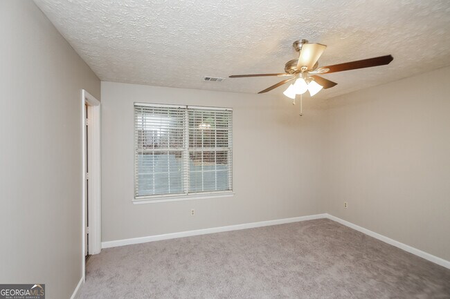 Building Photo - 1817 Cres Hill Dr NW