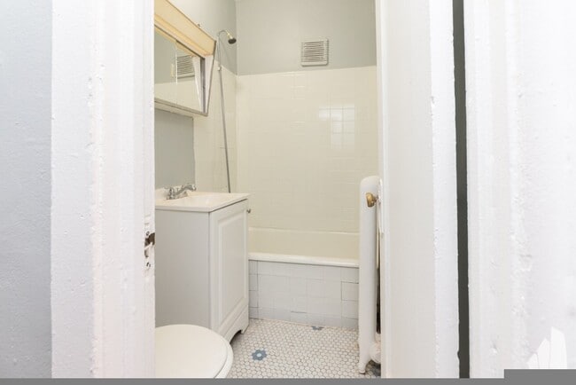 Building Photo - 4600 N Beacon St