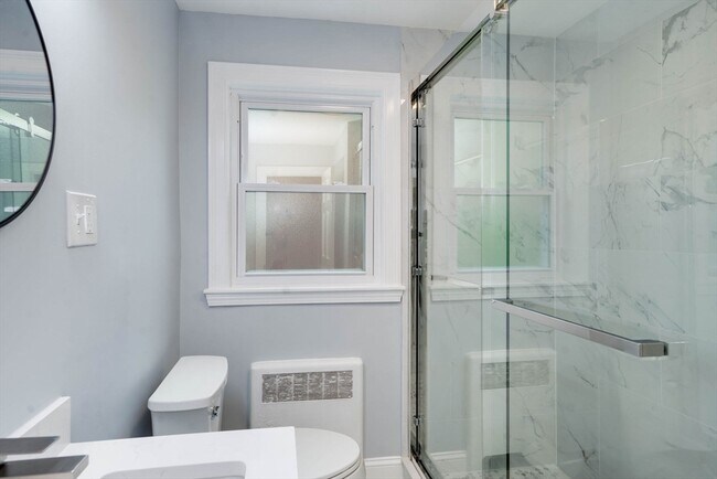 Building Photo - 7 Langley Cir