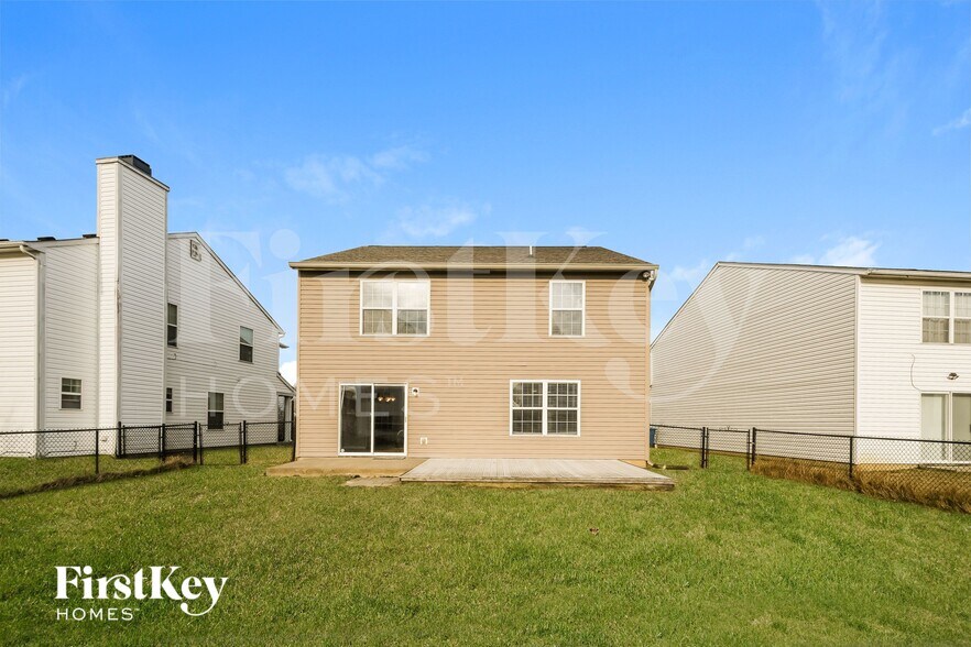 Building Photo - 2334 Layton Park Dr