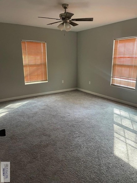 Building Photo - 121 N Rose St