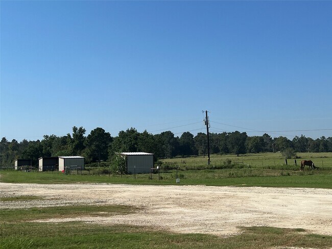 Building Photo - 875 FM 1696