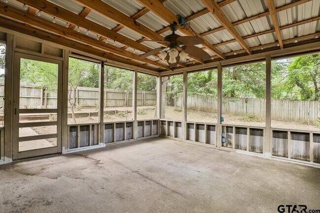 Building Photo - 1823 Picadilly Pl