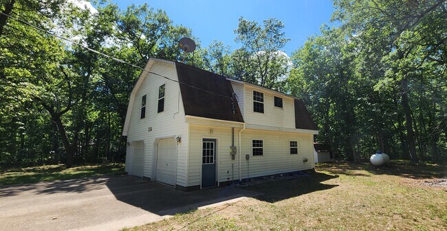 Building Photo - 226 N High Bridge Rd