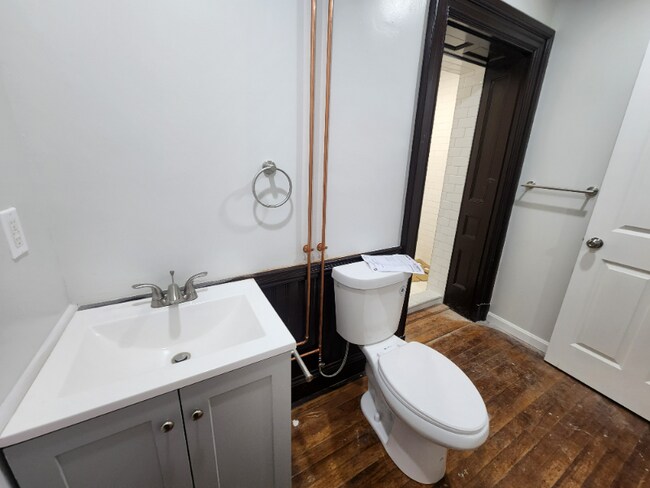 Building Photo - 10 Langdon St