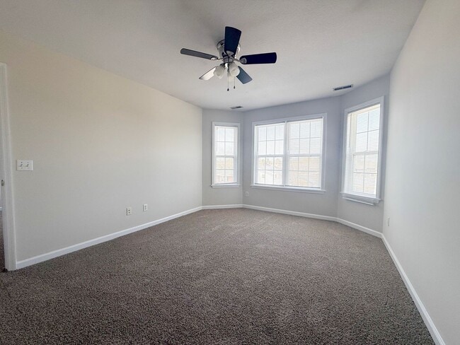 Building Photo - 430 W Stevens St