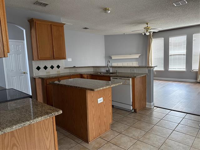 Building Photo - 4020 Pear Ridge Dr