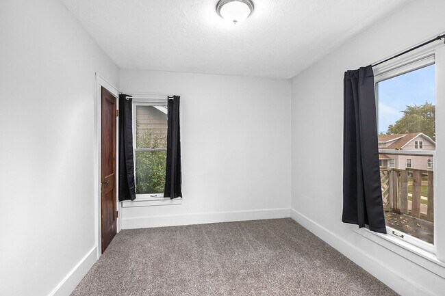 Building Photo - 1639 Wendler Ave SW