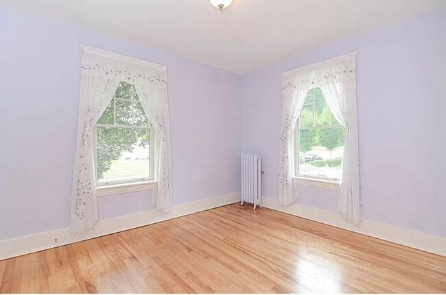 Building Photo - 185 June St