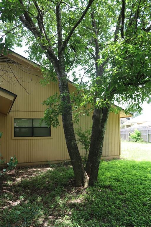 Building Photo - 803 Kimberly St