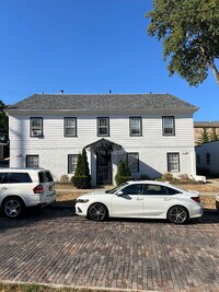 Building Photo - 20 W Park St