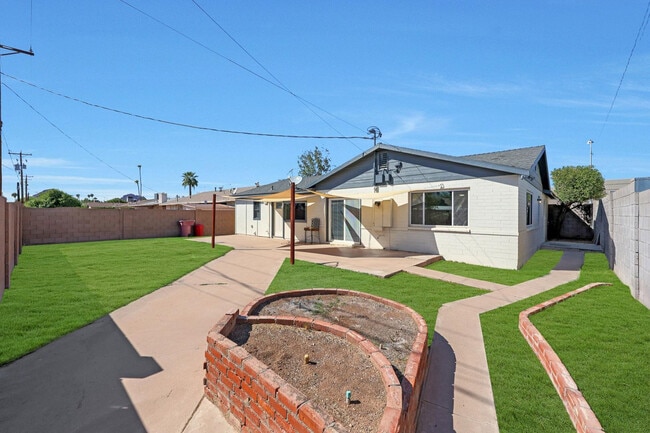 Building Photo - 7031 E Loma Land Dr