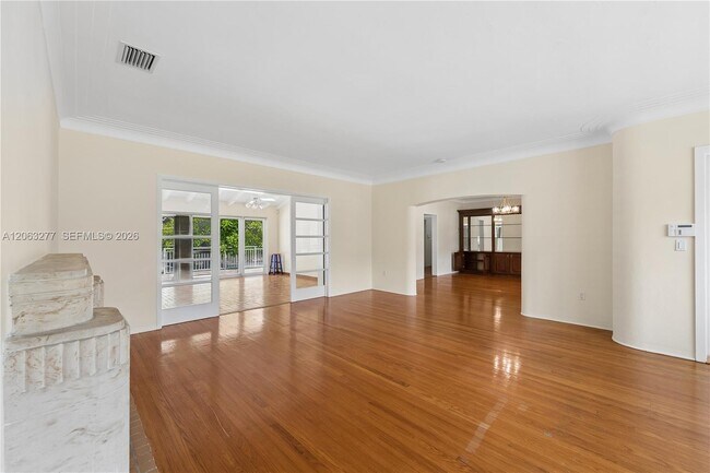 Building Photo - 2514 Granada Blvd