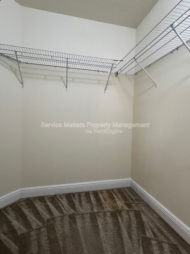 Building Photo - 7037 Season Dr