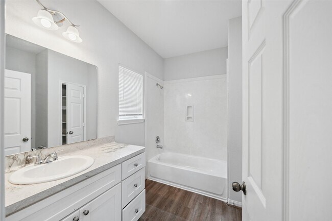 Building Photo - 9018 Everglade Dr