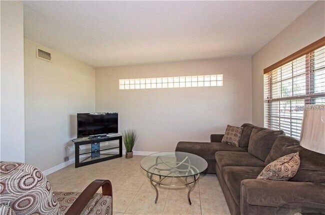 Building Photo - 540 Lindley Terrace