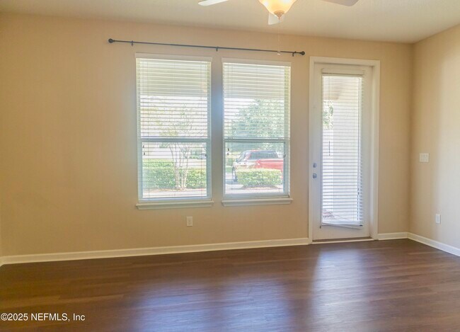 Building Photo - 4220 Plantation Oaks Blvd