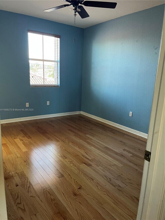 Building Photo - 9140 SW 153rd Ave