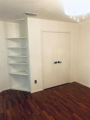 Building Photo - 702 Kristi Ln