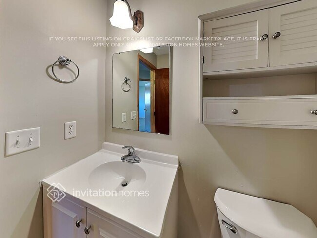 Building Photo - 6382 Marshall Ave NE