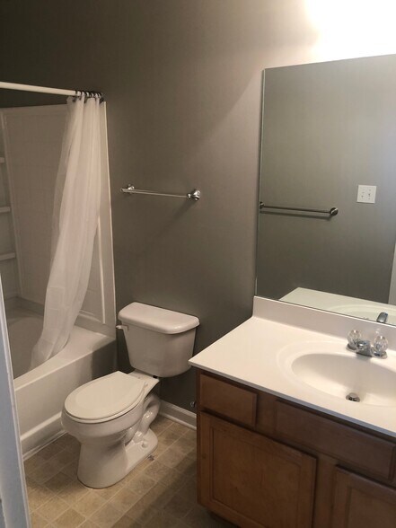 Building Photo - 1776 Heights Cir