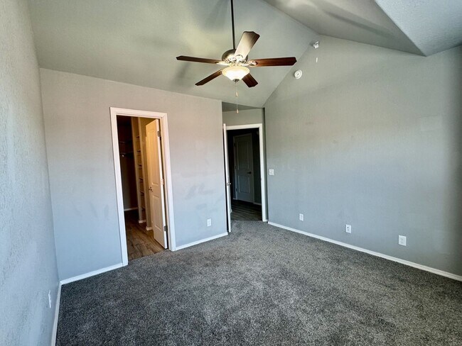 Building Photo - 279 S Breakwater Ln