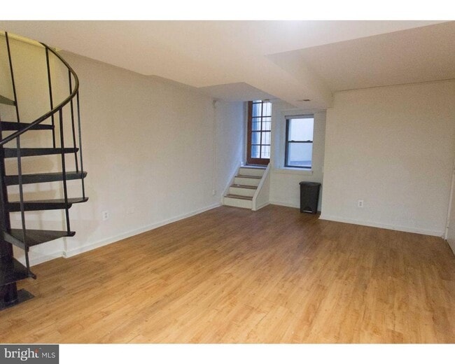 Building Photo - 413 S 11th St