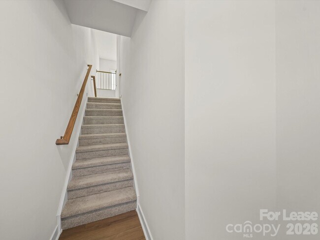 Building Photo - 9922 Oaklawn Blvd NW