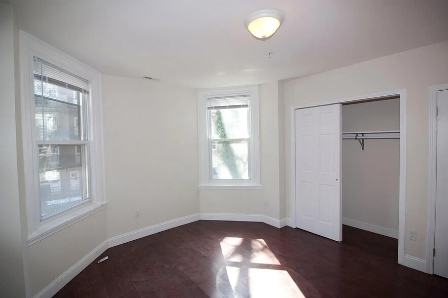 Building Photo - 4618 Spruce St